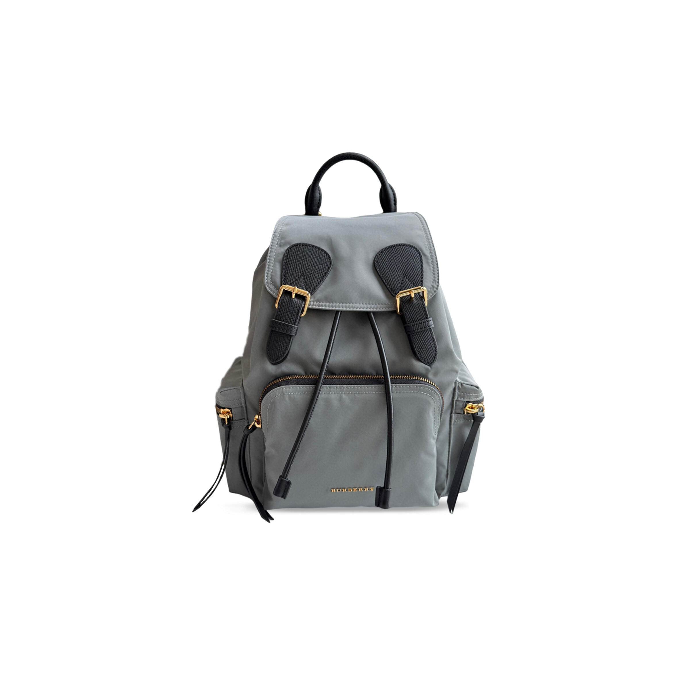 Bv*b*rry backpack (33*22*14 cm)